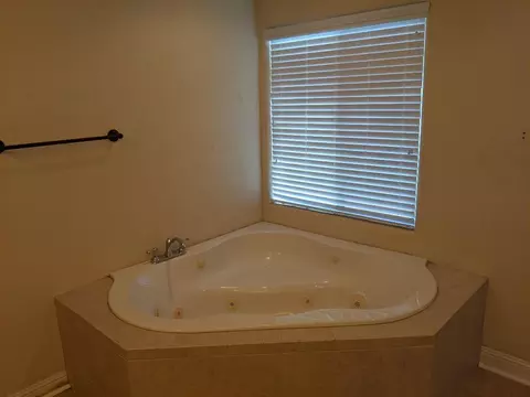34 Woodcliff Dr, Redding, CA 96003 photo 17