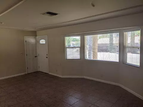 34 Woodcliff Dr, Redding, CA 96003 photo 4