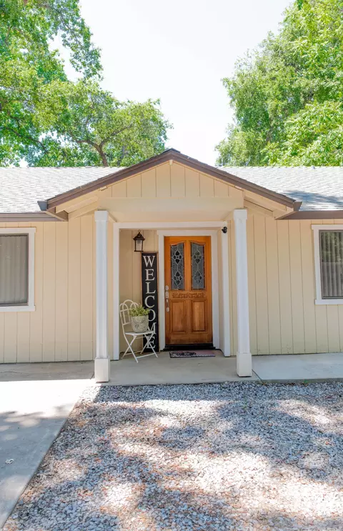 5784 Live Oak Ln, Redding, CA 96001 photo 3