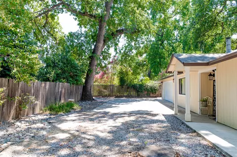 5784 Live Oak Ln, Redding, CA 96001 photo 22