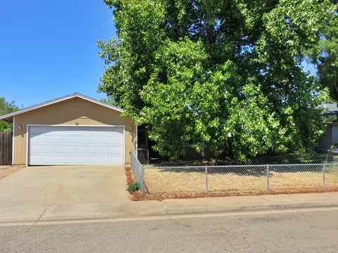 3580 Dune St, Redding, CA 96002 photo 3