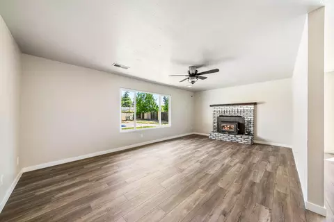 2024 Winchester Pl, Redding, CA 96001 photo 9