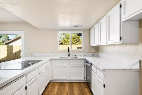 2024 Winchester Pl, Redding, CA 96001 photo 16