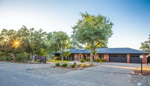 16942 Campo Calle, Redding, CA 96001 photo 2