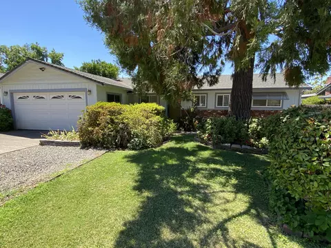 1831 Manchester Dr, Redding, CA 96002 photo 1