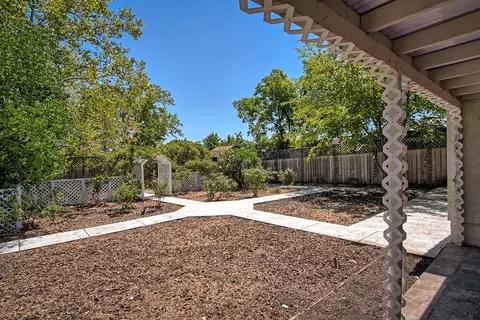 718 Teakwood Dr, Redding, CA 96003 photo 31