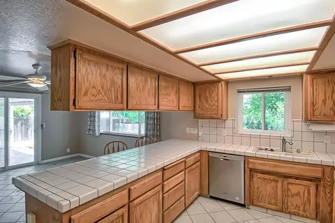 718 Teakwood Dr, Redding, CA 96003 photo 23