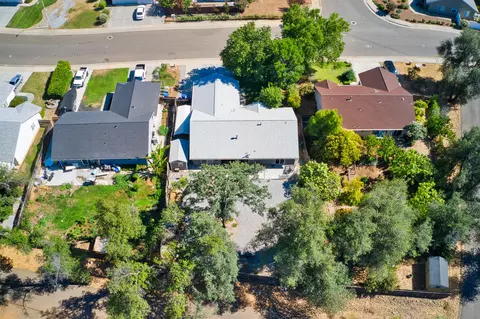 3255 Lawrence Rd, Redding, CA 96002 photo 3