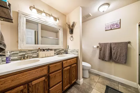 3255 Lawrence Rd, Redding, CA 96002 photo 17