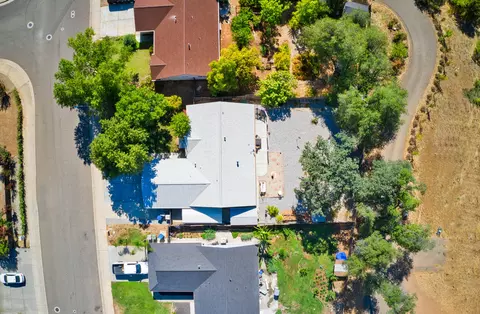 3255 Lawrence Rd, Redding, CA 96002 photo 4