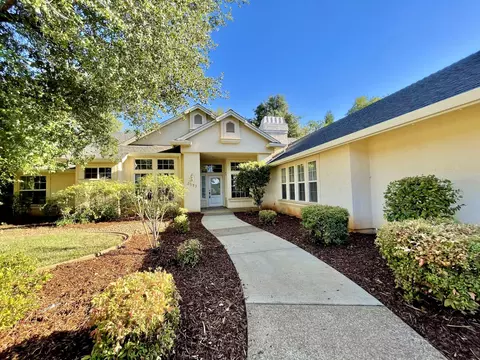 2593 Eastbrook Dr, Redding, CA 96002 photo 2