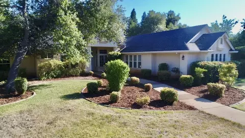 2593 Eastbrook Dr, Redding, CA 96002 photo 4