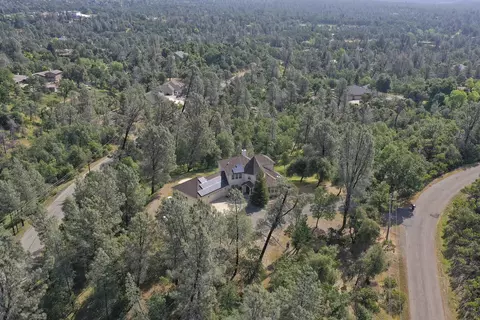 8579 Heartland Dr, Redding, CA 96001 photo 25