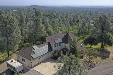 8579 Heartland Dr, Redding, CA 96001 photo 3