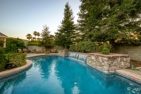 2072 Princeton Way, Redding, CA 96003 photo 3