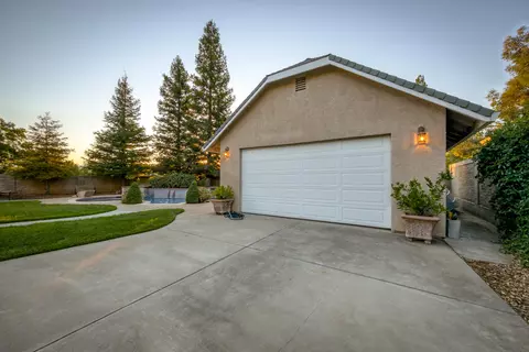2072 Princeton Way, Redding, CA 96003 photo 5