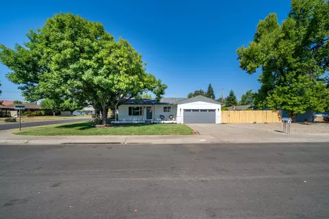 2050 Carpenter Ln, Redding, CA 96002 photo 4