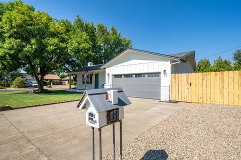 2050 Carpenter Ln, Redding, CA 96002 photo 10