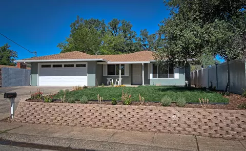 1480 Ridge Dr, Redding, CA 96001 photo 2