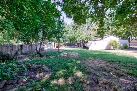 2610 Russell St, Redding, CA 96001 photo 31