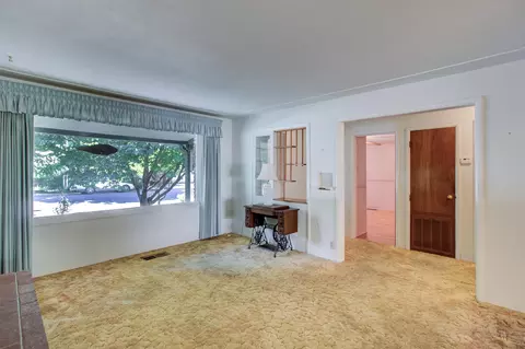 2610 Russell St, Redding, CA 96001 photo 8