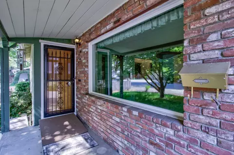 2610 Russell St, Redding, CA 96001 photo 4