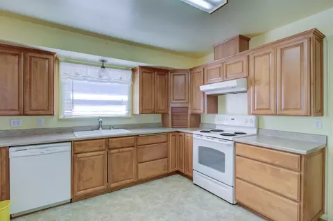 2610 Russell St, Redding, CA 96001 photo 11