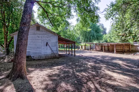 2610 Russell St, Redding, CA 96001 photo 30