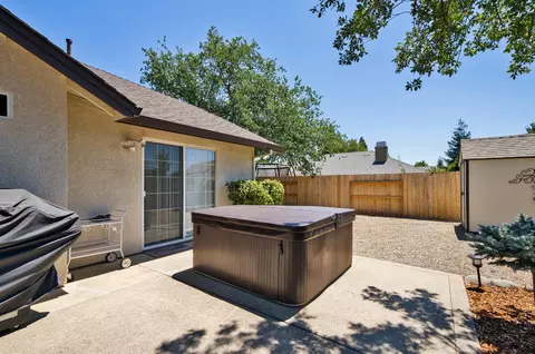 238 Edinburgh Pl, Redding, CA 96003 photo 32