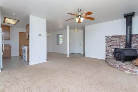 4061 Cirrus St, Redding, CA 96002 photo 4