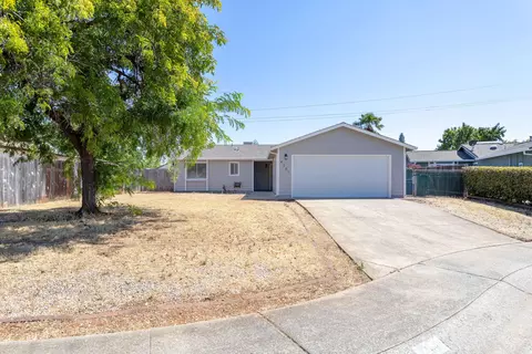 4061 Cirrus St, Redding, CA 96002 photo 2