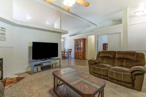 4175 Bowyer Blvd, Redding, CA 96002 photo 3