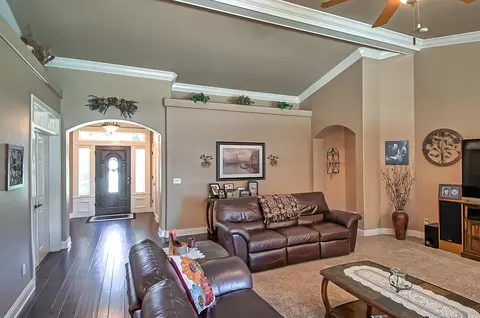 523 Castenda Dr, Redding, CA 96003 photo 6