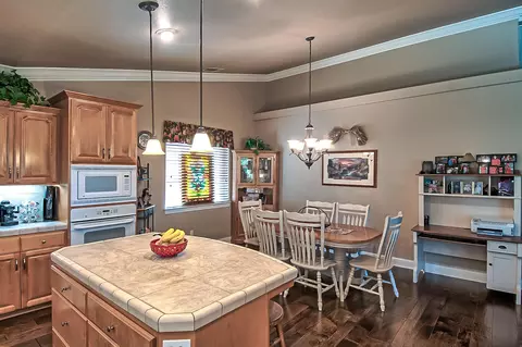523 Castenda Dr, Redding, CA 96003 photo 12