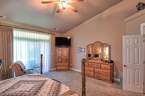 523 Castenda Dr, Redding, CA 96003 photo 17