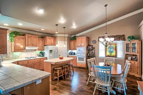523 Castenda Dr, Redding, CA 96003 photo 10