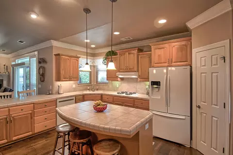 523 Castenda Dr, Redding, CA 96003 photo 13