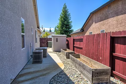 523 Castenda Dr, Redding, CA 96003 photo 37