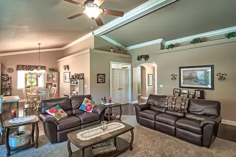 523 Castenda Dr, Redding, CA 96003 photo 7