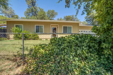 17812 Peterson Ln, Redding, CA 96003 photo 1