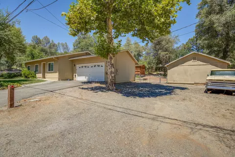 17812 Peterson Ln, Redding, CA 96003 photo 3