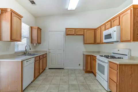 17812 Peterson Ln, Redding, CA 96003 photo 9