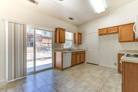 17812 Peterson Ln, Redding, CA 96003 photo 8