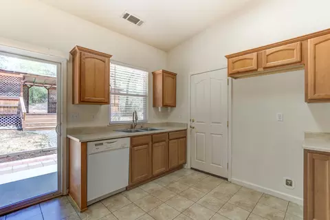 17812 Peterson Ln, Redding, CA 96003 photo 6