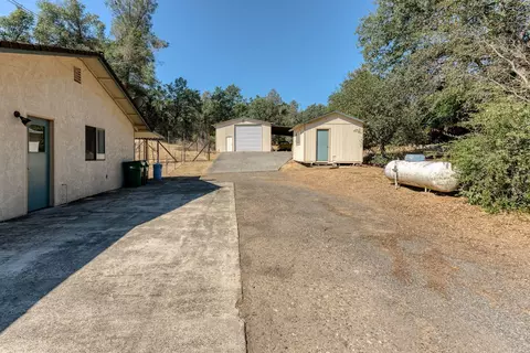 10626 Old Oregon Trl, Redding, CA 96003 photo 32