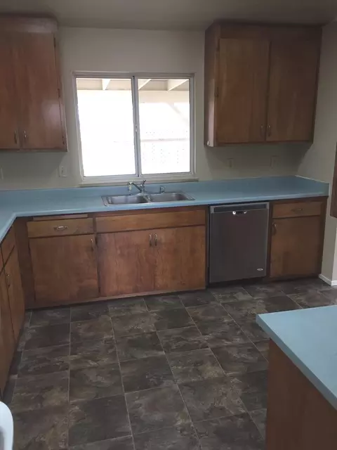 1713 Whistling Dr, Redding, CA 96003 photo 7