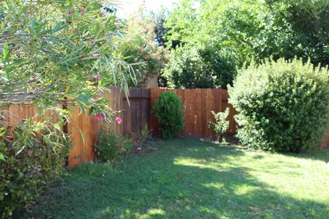 525 Chancellor Blvd, Redding, CA 96003 photo 33