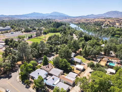 685 Mary St, Redding, CA 96001 photo 3