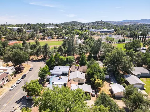 685 Mary St, Redding, CA 96001 photo 68