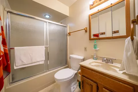 685 Mary St, Redding, CA 96001 photo 28